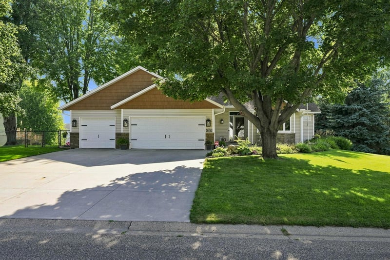 9278 Jergen Ave S, Cottage Grove, MN 55016
