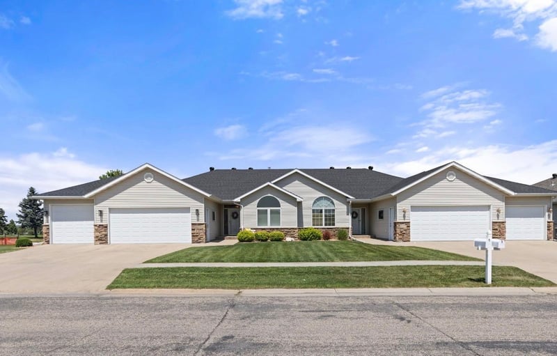 3410 Village Green Dr, Moorhead, MN 56560