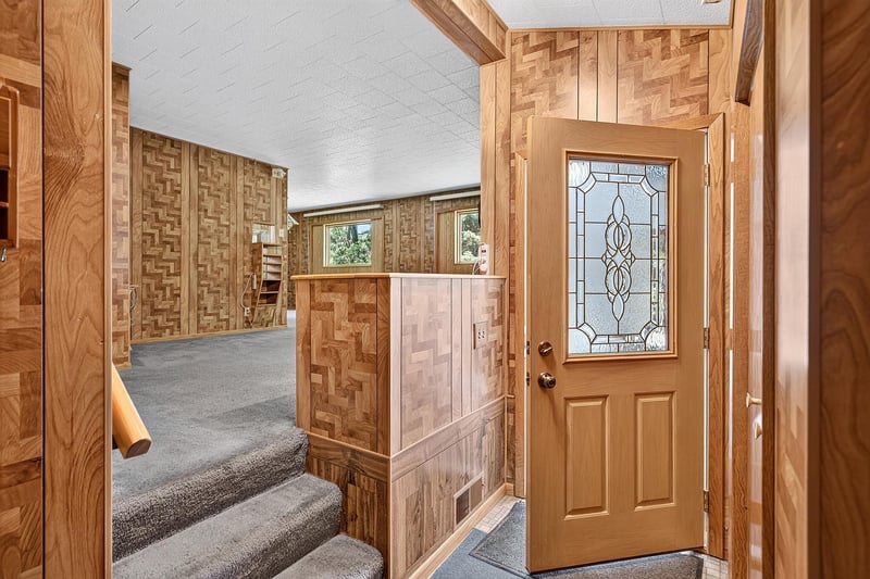 3974 Woodview Dr, Vadnais Heights, MN 55127