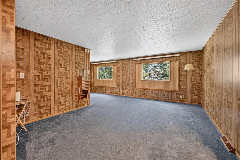 3974 Woodview Dr, Vadnais Heights, MN 55127