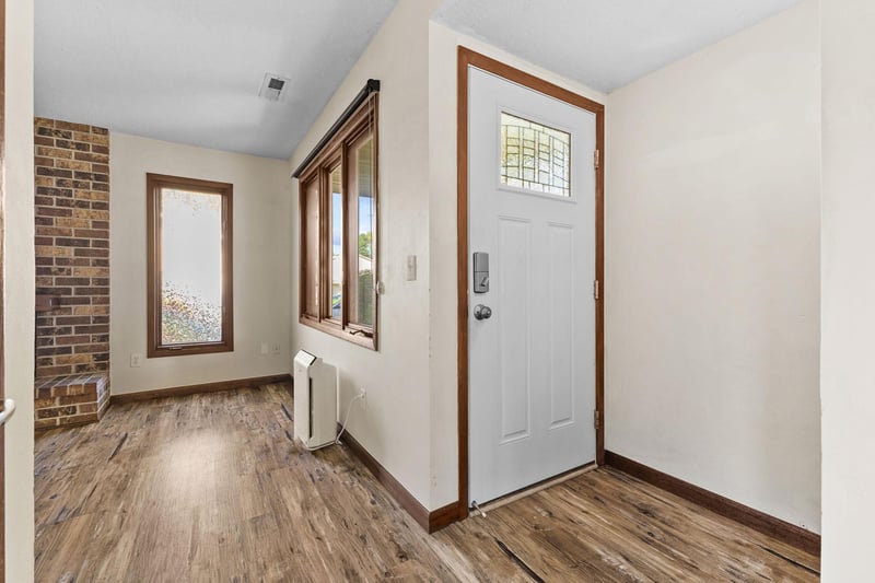 9390 Ranchview Ln N, Maple Grove, MN 55369