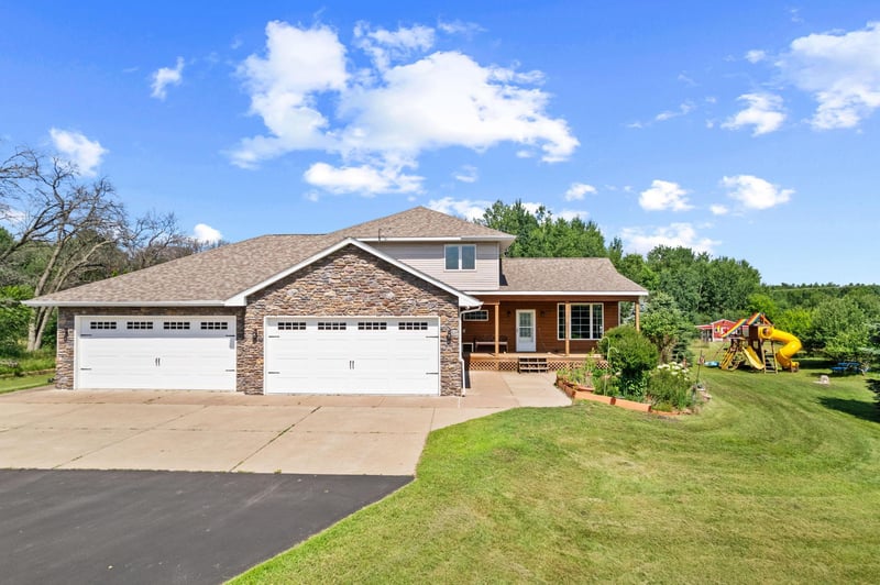 4709 358th St, North Branch, MN 55056