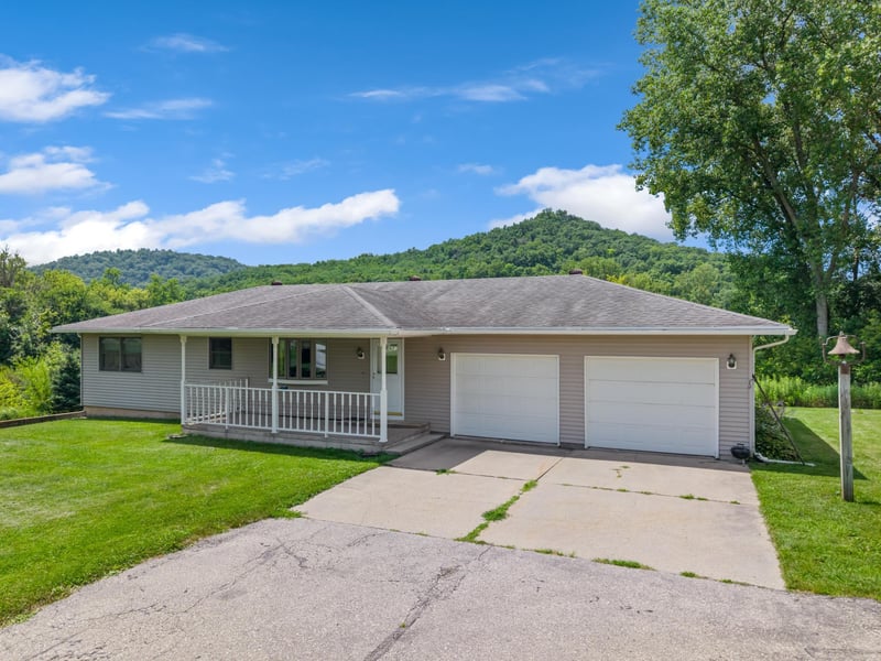 1854 State 76, Houston, MN 55943
