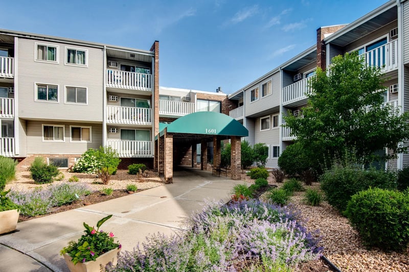 1601 N Innsbruck Dr #361NE, Fridley, MN 55432