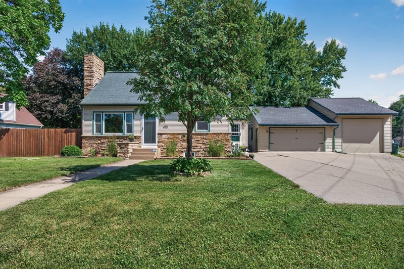 1805 42nd Ave NE, Columbia Heights, MN 55421