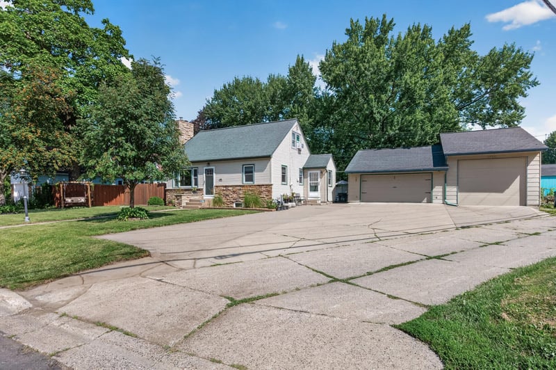 1805 42nd Ave NE, Columbia Heights, MN 55421