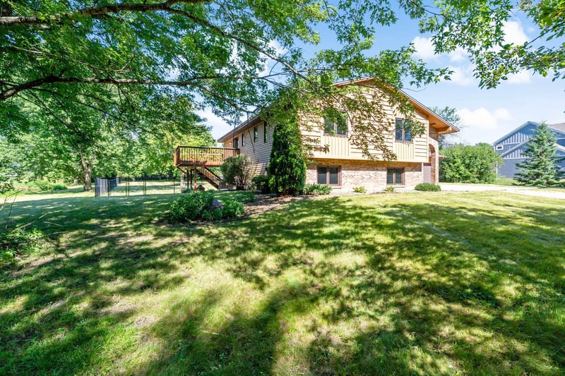 9101 Shannon Ln, Corcoran, MN 55340