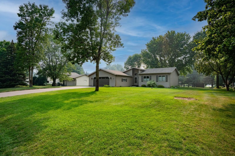 1919 Cypress Rd, Saint Cloud, MN 56303