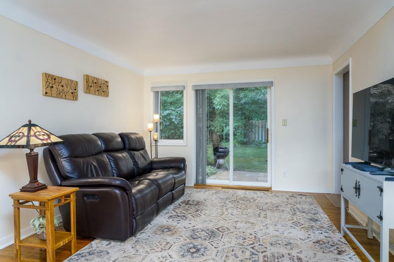 1274 Amble Rd, Arden Hills, MN 55112