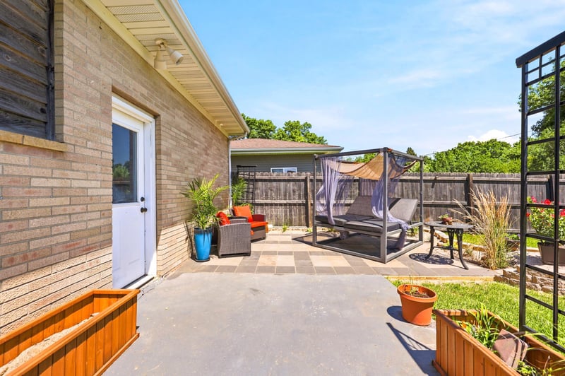 325 6th St NW, Buffalo Lake, MN 55314