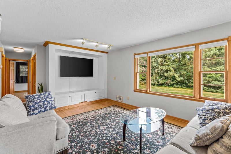 1166 Main St, Lino Lakes, MN 55014