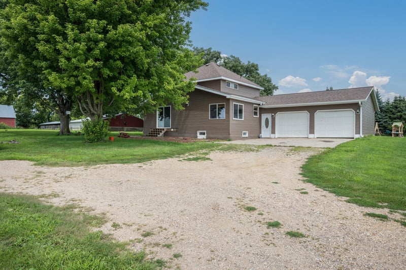 205 232nd Ave, Fairmont, MN 56031