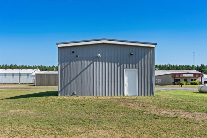22 Commerce Rd, Babbitt, MN 55706