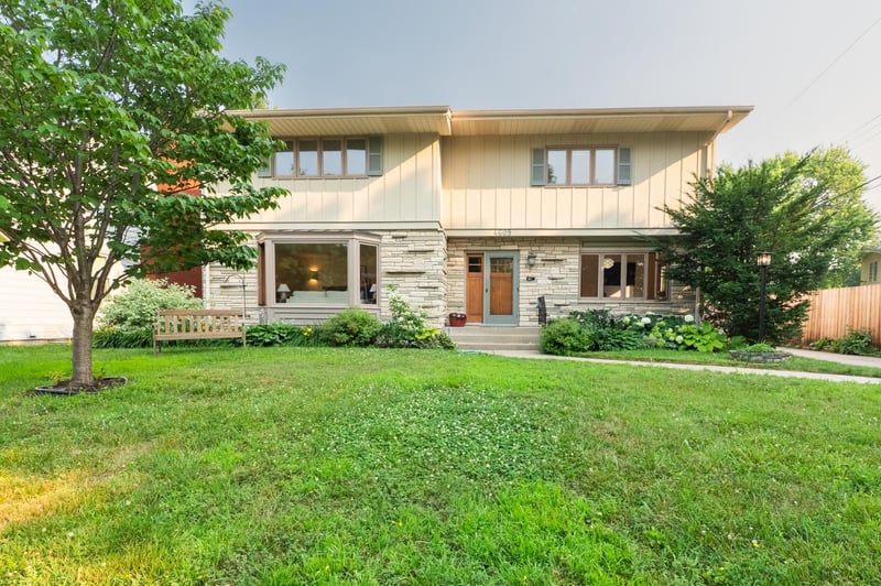 4609 Coffey Ln, Minneapolis, MN 55406