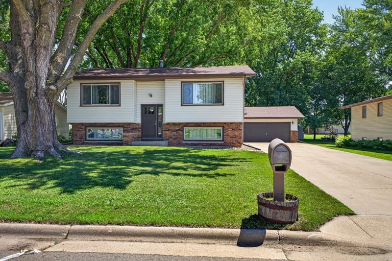306 4th Ave NE, Kasson, MN 55944