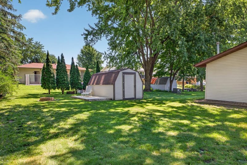 306 4th Ave NE, Kasson, MN 55944