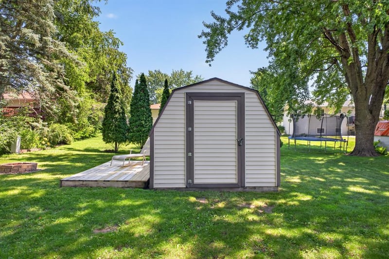 306 4th Ave NE, Kasson, MN 55944