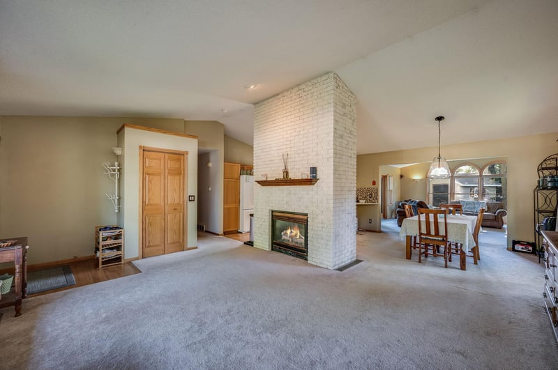 684 Shoreacres Dr, Fairmont, MN 56031