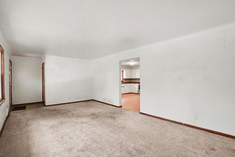 1527 Winchell St, Saint Paul, MN 55106