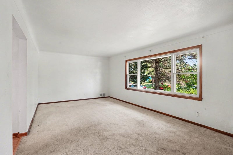 1527 Winchell St, Saint Paul, MN 55106
