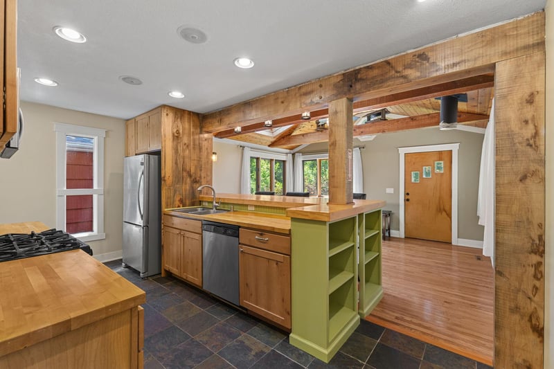 7900 Greenwood Dr, Mounds View, MN 55112