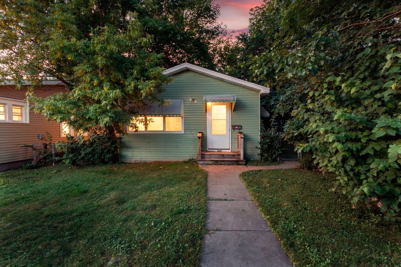 3822 Dupont Ave N, Minneapolis, MN 55412