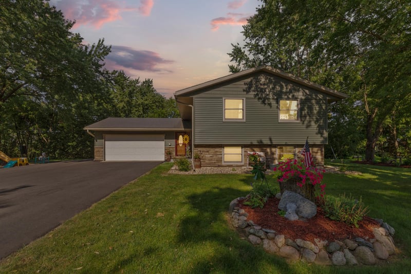 508 Ridge Rd, Henderson, MN 56044