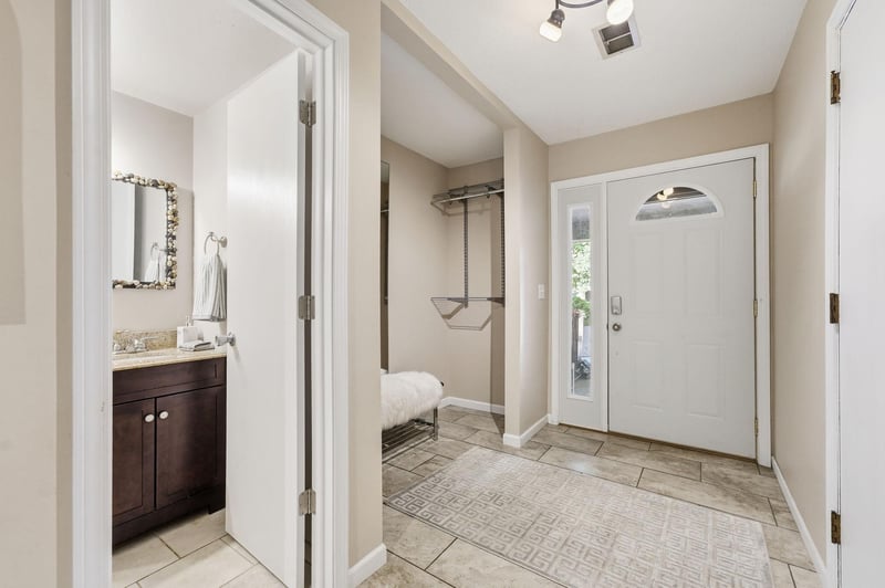 1762 Mcknight Rd N #17, Maplewood, MN 55109
