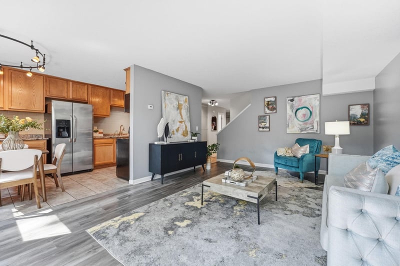 1762 Mcknight Rd N #17, Maplewood, MN 55109
