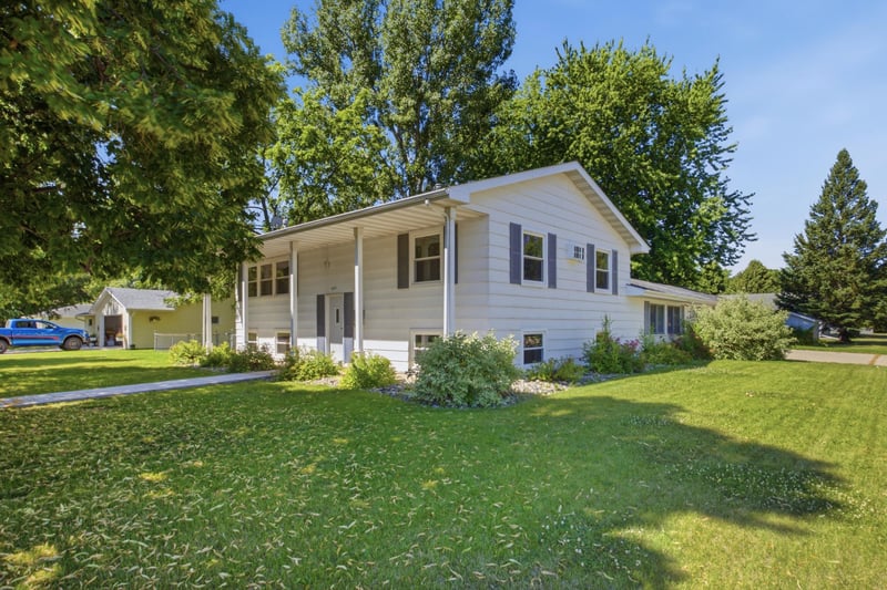 429 14th St N, Breckenridge, MN 56520