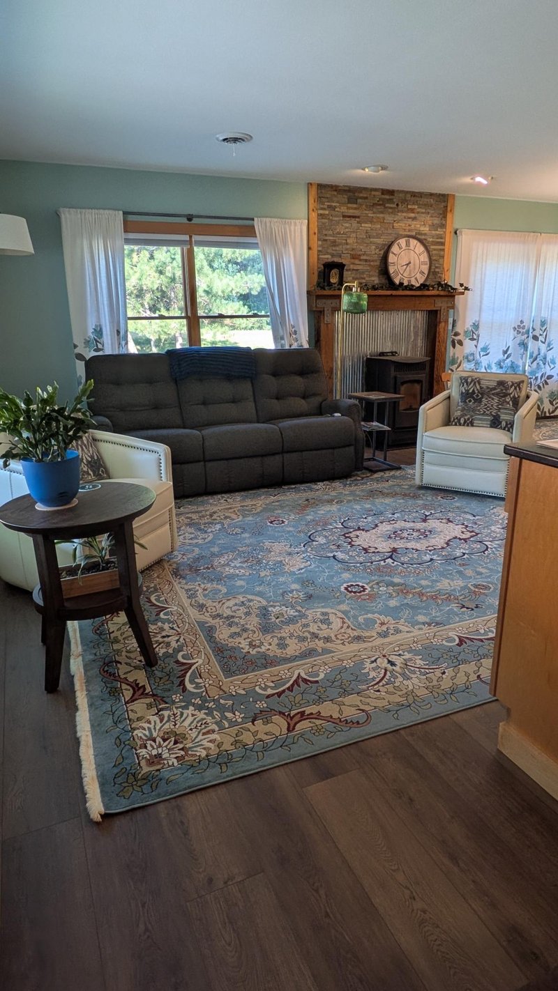4856 Sawmill Rd, Gilbert, MN 55741