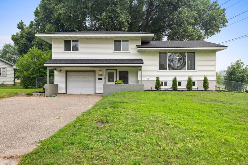 3000 Quarles Rd, Brooklyn Center, MN 55429