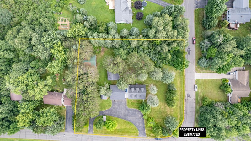 27 Maple Dr, Esko, MN 55733