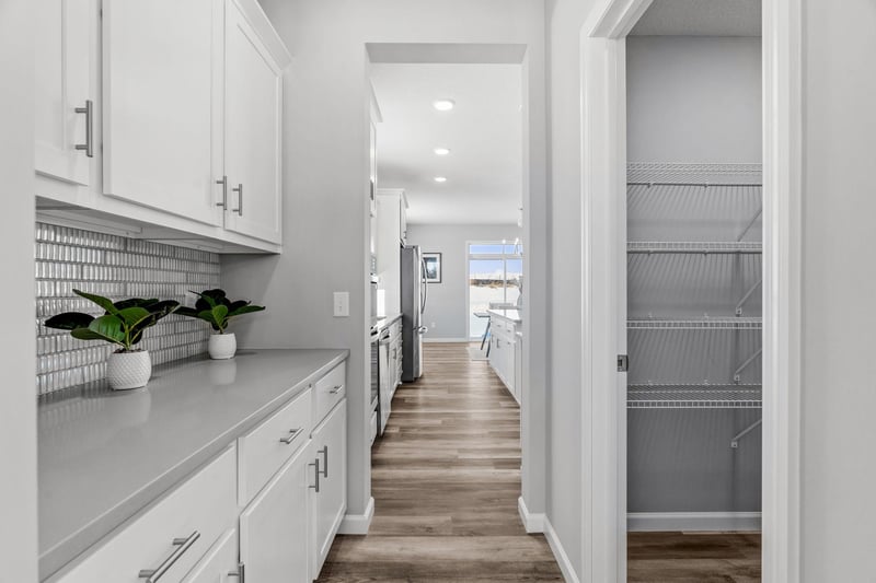 913 Buffalo St NW, Delano, MN 55328