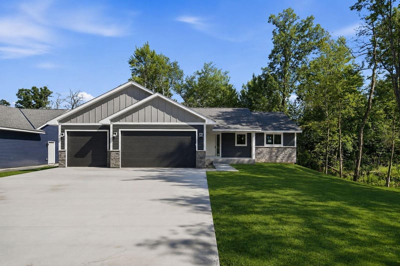 1333 E Aspen Dr, Saint Croix Falls, WI 54024