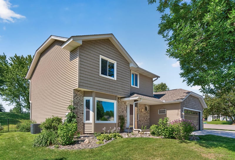 11005 45th Ave N, Plymouth, MN 55442