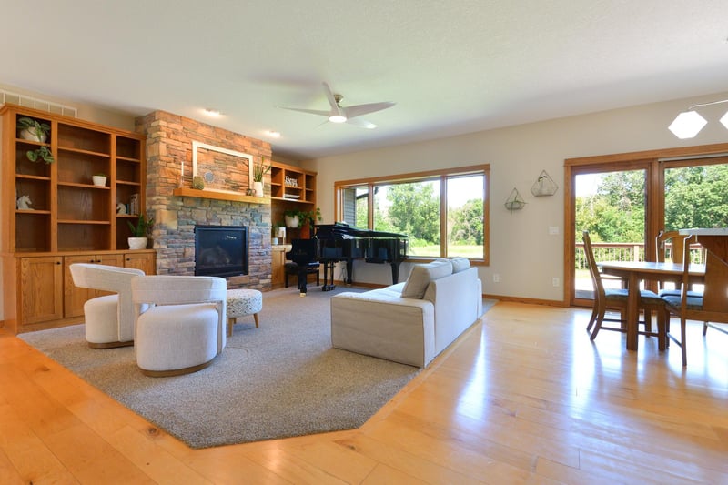 15602 Enfield Ave N, Hugo, MN 55038