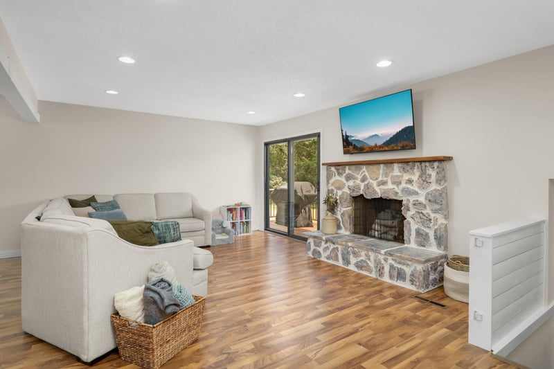 12420 Pineview Trl, Dayton, MN 55327