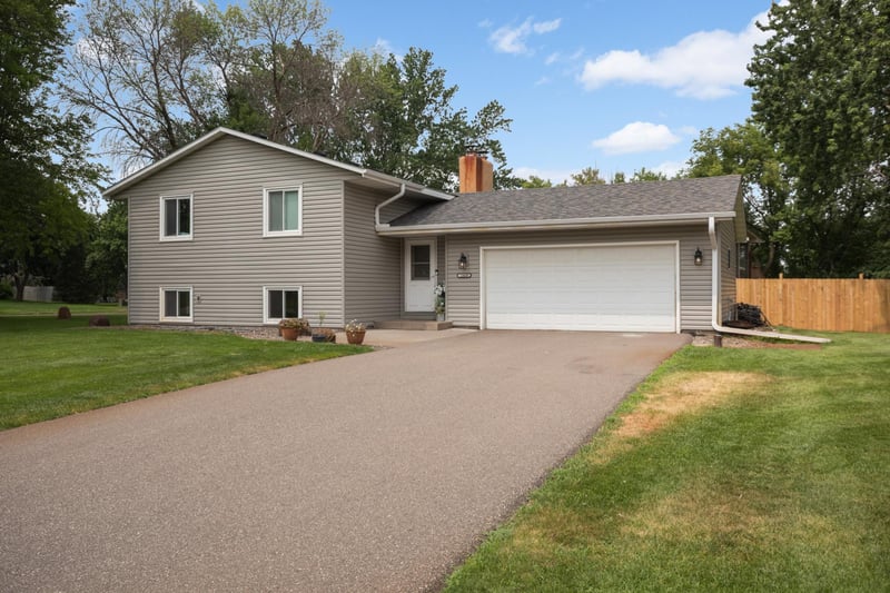 12420 Pineview Trl, Dayton, MN 55327