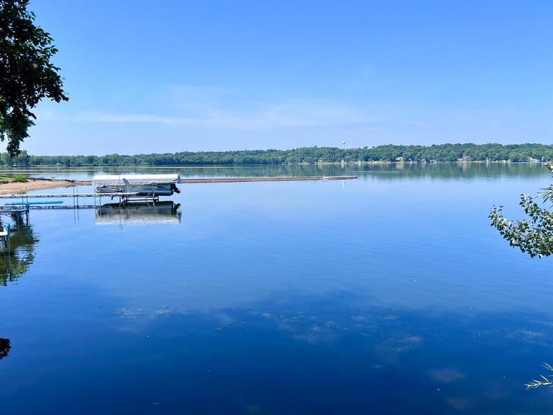 521 Lakeshore Dr, Ortonville, MN 56278