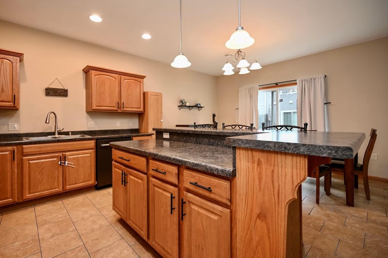 3525 W 7th St #B, Winona, MN 55987