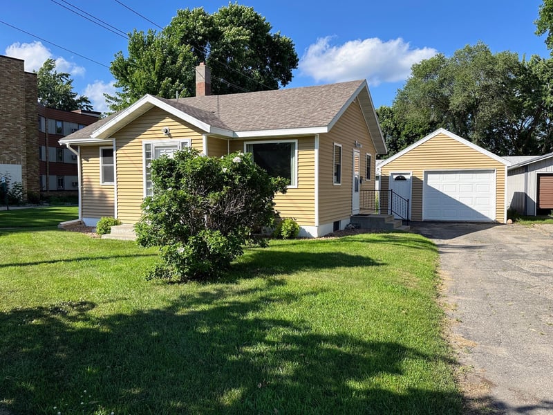 223 3rd St SE, Perham, MN 56573