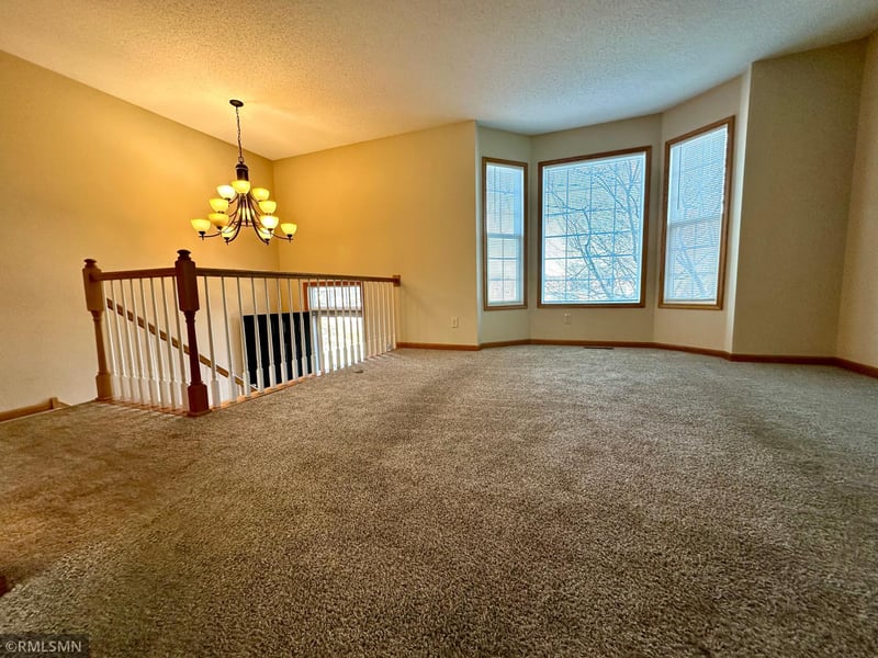1760 Riverside Dr, Shakopee, MN 55379