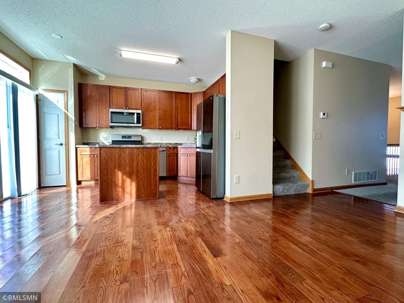 1760 Riverside Dr, Shakopee, MN 55379
