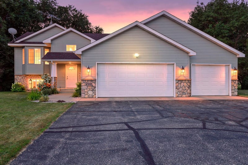 210 Newspaper Rn NE, Kimball, MN 55353