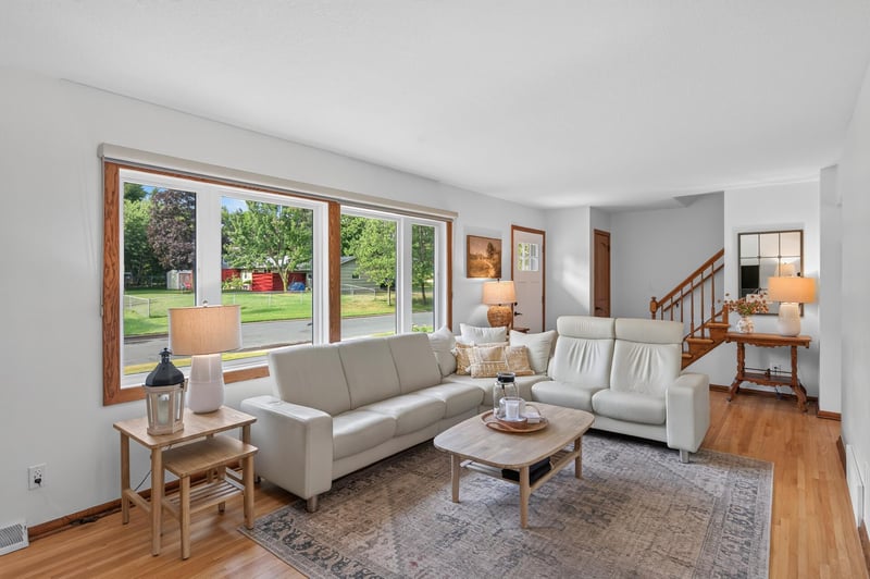 2607 Valley View Pl, White Bear Lake, MN 55110