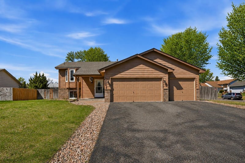 12048 Zea St NW, Coon Rapids, MN 55433