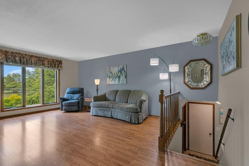 1735 Hazelwood Cir, Saint Cloud, MN 56303