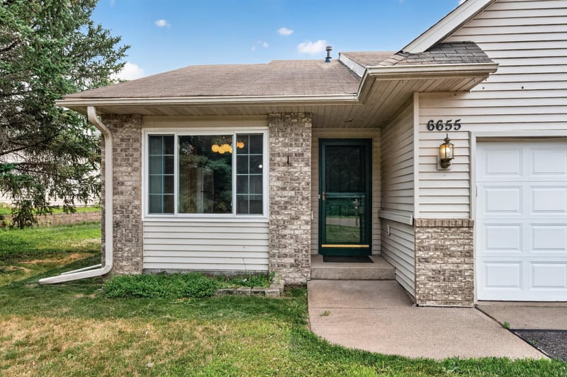 6655 381st St, North Branch, MN 55056