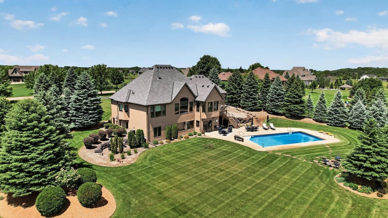 19295 Oak Grove Ave, Prior Lake, MN 55372